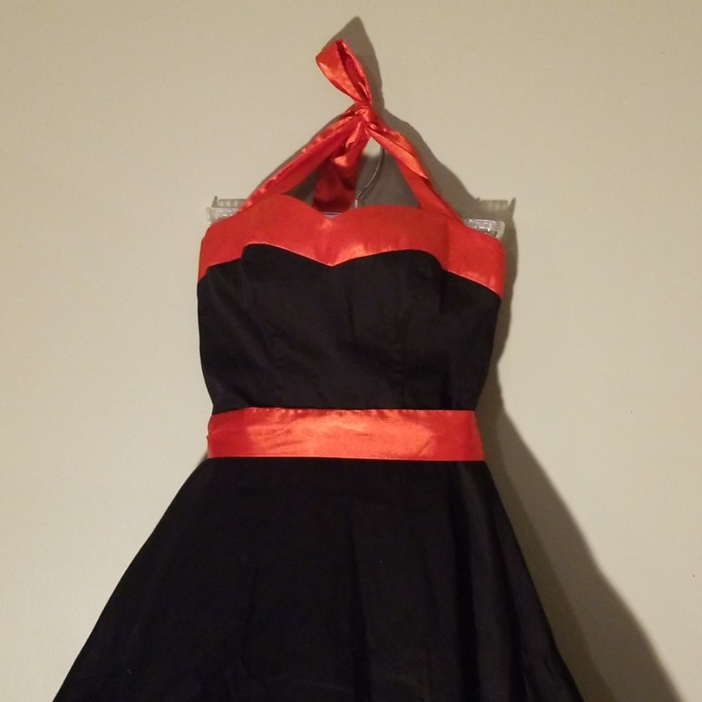 Dress - Picture 3 of 8